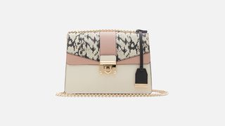 Ținute feminine pentru planuri de primăvară