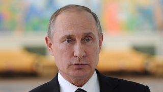  Mesajul lui Putin pentru Ucraina: „Nu permiteţi neonaziştilor să vă folosească copiii, soţiile şi bătrânii ca scuturi umane! Se pare că ne va fi mai uşor să ajungem la o înţelegere împreună”