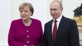Angela Merkel condamnă în termeni duri atacul lui Putin în Ucraina