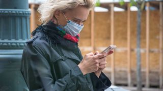 Escrocul de pe Tinder, varianta rusească. Mai mulți soldați ruși au fost depistați de tinerele din Ucraina cu ajutorul Tinder