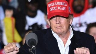 Donald Trump îl laudă pe Putin pentru "inteligență". Ce spune despre președintele Zelenski