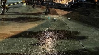 Primii militari francezi au ajuns &icirc;n Rom&acirc;nia. Soldații au fost transportați cu un avion vopsit &icirc;n culorile Ucrainei