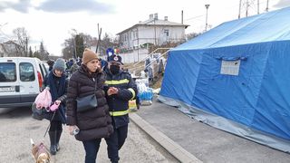 Povestea Mariei, ucraineanca care a fugit de război în România cu un copil de mână și unul în pântece. A luat cu ea doar un rucsac și câinele familiei