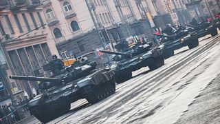 VIDEO | Alertă în Ucraina: Rusia anunță că va lovi la Kiev. Oamenii sunt îndemnați să-și părăsească locuințele