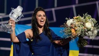 VIDEO | C&acirc;știgătoarea Eurovision, refugiată cu copiii