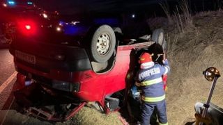 Un microbuz cu numere de Ucraina s-a răsturnat  în România