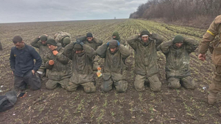 Autoritățile din Ucraina le cheamă pe mamele soldaților ruşi luaţi prizonieri să vină să-şi ia fiii de la Kiev