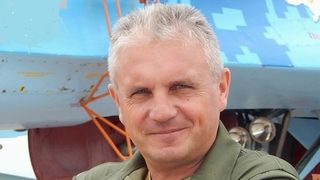 Colonelul supranumit "fantoma din Kiev" a murit. S-a stins în timp ce încerca să deturneze mai multe avioane de luptă rusești