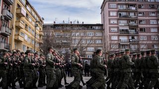 Parlamentul din Kosovo solicită guvernului să înceapă negocierile de aderare la NATO