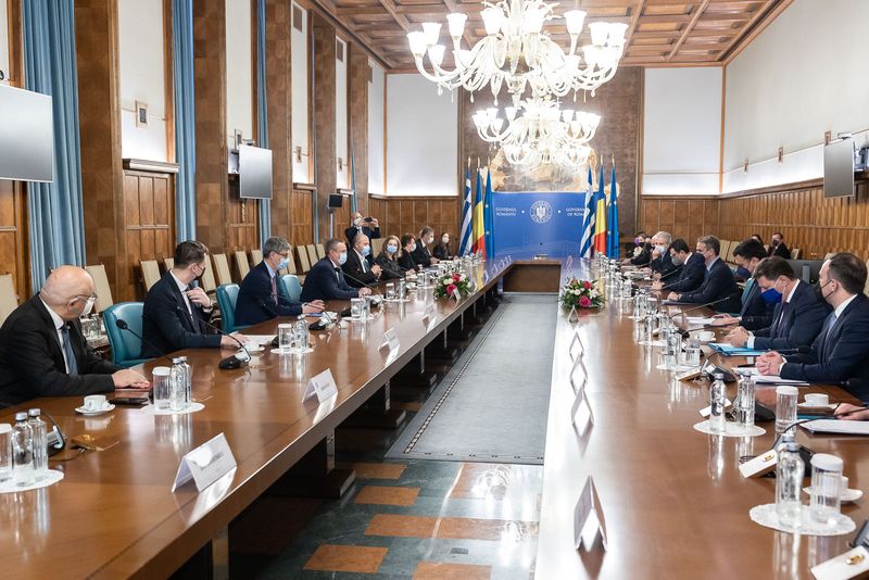 Şedinţă la Palatul Cotroceni privind gestionarea pandemiei de COVID-19. Se vor stabili primele măsuri de relaxare a restricţiilor