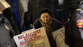 Elena Osipova are 78 de ani și a fost arestată la Moscova. Femeia protesta împotriva războiului din Ucraina