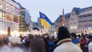 Criză umanitară în Ucraina. Oamenii nu mai au mâncare, haine sau medicamente. În urma negocierilor urmează să fie asigurate culoare umanitare