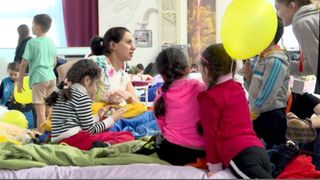 VIDEO | Afaceristul Ștefan Mandachi și-a transformat hotelul din Bucovina în adăpost pentru refugiații ucraineni