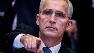 Stoltenberg: Atacarea civililor este o crimă de război. Acest conflict nu trebuie să se extindă
