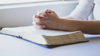 Un profesor de religie din Constanța a fost filmat în timp ce își amenința elevii