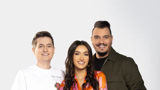 Matinalii de la &ldquo;Dimineața cu noi&rdquo; s-au distrat de &ldquo;le-au mers fulgii&rdquo;! Imagini, &icirc;n premieră, de la locul faptei