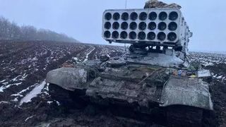 Marea Britanie spune că Rusia a confirmat că folosește arme termobarice în Ucraina