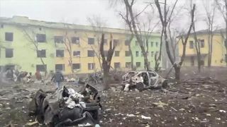 Rusia continuă atacul asupra orașului Mariupol. Armata rusă bombardează culoarele umanitare
