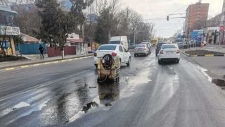 O mie de litri de motorină, răsturnați pe drum! Ce a pățit un bărbat imediat după ce și-a făcut plinul la mașină