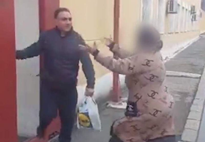 bercea mondialu și-a împins soția când a fost eliberat