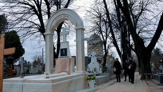 melodie familia cercel mare necaz