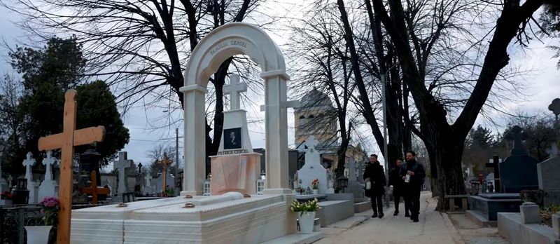 melodie familia cercel mare necaz