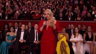 Gestul îndrăzneț al prezentatoarei Galei premiilor BAFTA. Ce mesaj a avut să îi transmită lui Vladimir Putin - VIDEO