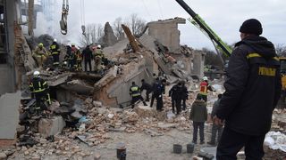 Armata rusă a distrus un turn de televiziune din vestul Ucrainei. Rusia avertizează: atacăm toate fabricile de armament