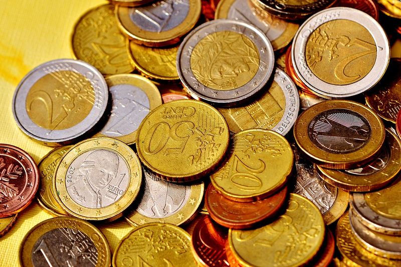 Curs valutar BNR azi, 15 martie 2022: Ce se întâmplă cu moneda euro?