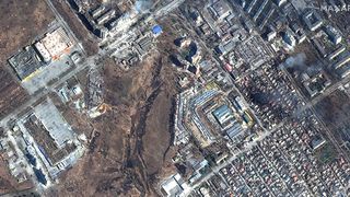 Personalul și pacienții celui mai mare spital din Mariupol au fost luați ostatici de către trupele ruse