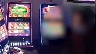 profesoara de biologie care joacă la aparate