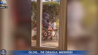VIDEO - Un cerșetor &icirc;n scaun cu rotile s-a ridicat ca prin minune atunci c&acirc;nd polițiștii au pornit &icirc;n urmărirea lui