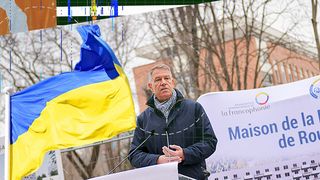 Klaus Iohannis: "Valorile noastre sunt în aceste zile sub asediu. Ne aflăm în prima linie"