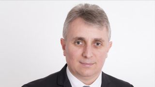 Rom&acirc;nii continuă să formeze cozi imense la pașapoarte: &bdquo;Sunt centre unde cererea e mai mare cu peste 300%&rdquo;