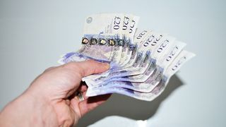 Curs valutar BNR azi, 18 martie 2022. Ce se &icirc;nt&acirc;mplă cu euro la casele de schimb valutar?