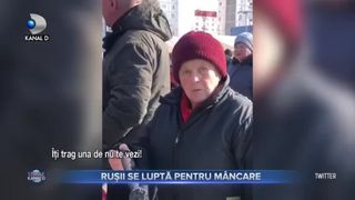 Rușii se luptă pentru mâncare