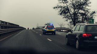 VIDEO| Dosar penal &icirc;n cazul unui polițist pentru purtare abuzivă cu un minor