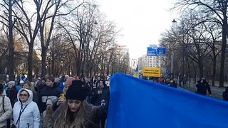 Zeci de persoane la un protest organizat &icirc;n Capitală. Oamenii au scandat "Putin, criminal"