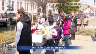 Piață &icirc;n curta bisericii