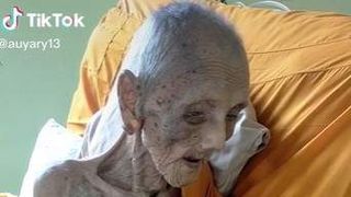 El este bătr&acirc;nul care a ajuns viral pe TikTok. C&acirc;ți ani are, de fapt, bărbatul