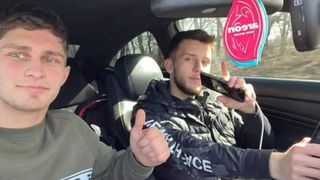 Doi suceveni au plecat &icirc;n Kiev să vadă dacă e război sau nu: &bdquo;A &icirc;nceput să se bombardeze l&acirc;ngă noi&rdquo;