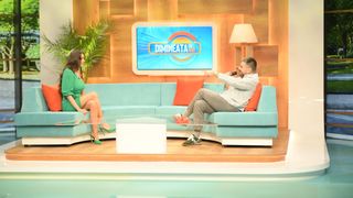 Cum să arătăm impecabil la un eveniment privat ne-a spus Maurice Munteanu, la „Dimineața cu noi” - „Dacă te îmbraci într-o rochie frumoasă, splendidă și într-o mâna ții o sarma, iar în cealaltă ceva cu ceapă, ai anulat tot efectul”