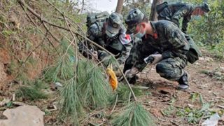 Au fost descoperit primele rămășițe umane la locul prăbușirii avionului la bordul căruia se aflau 132 de persoane 