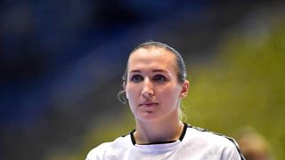 O t&acirc;nără venită din Ucraina lansează un mesaj cumplit după ani de suferință: &bdquo;&Icirc;mi dădea m&acirc;ncarea făcută pentru c&acirc;ini&rdquo;