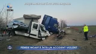 Femeie moartă într-un accident violent