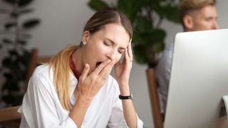 VIDEO | România trece la ora de vară 2022. Iată cum trebuie potrivite ceasurile! Cum ne este afectat psihicul și cum putem trece mai ușor peste această schimbare