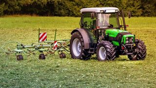 Accident îngrozitor în Neamț! O femeie a murit și alta a fost rănită după ce au fost lovite de un utilaj agricol condus de un minor. Declarația victimei supraviețuitoare scoate la iveală detalii cutremurătoare. Cine era, de fapt, la volan