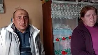 VIDEO | Povestea unei familii din Gorj. Spun că au casa bântuită și locuiesc la vecini: „A dat cu ea jos, de faţă cu părintele”