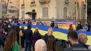 Protest la Ambasada Rusiei din București împotriva războiului din Ucraina