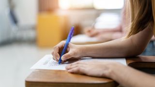 Subiecte Istorie simulare BAC 2022. Care sunt subiectele care &icirc;i pun &icirc;n dificultate pe elevi și cum pot fi rezolvate?